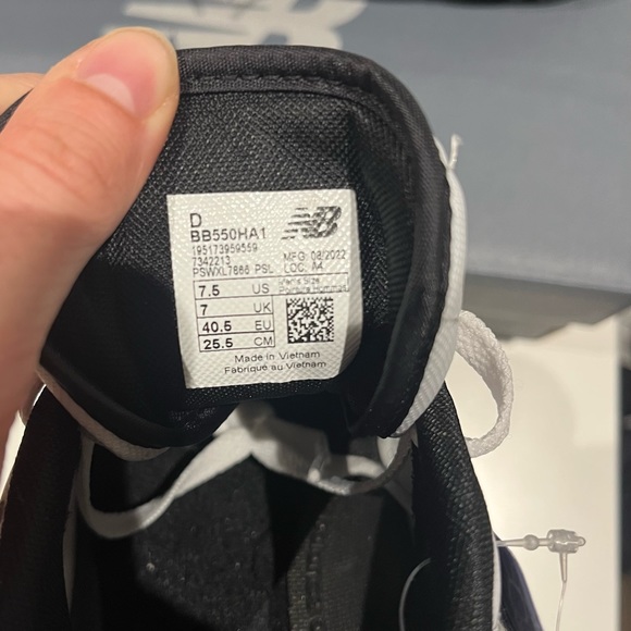 New balance 550 - white and black - Picture 1 of 5